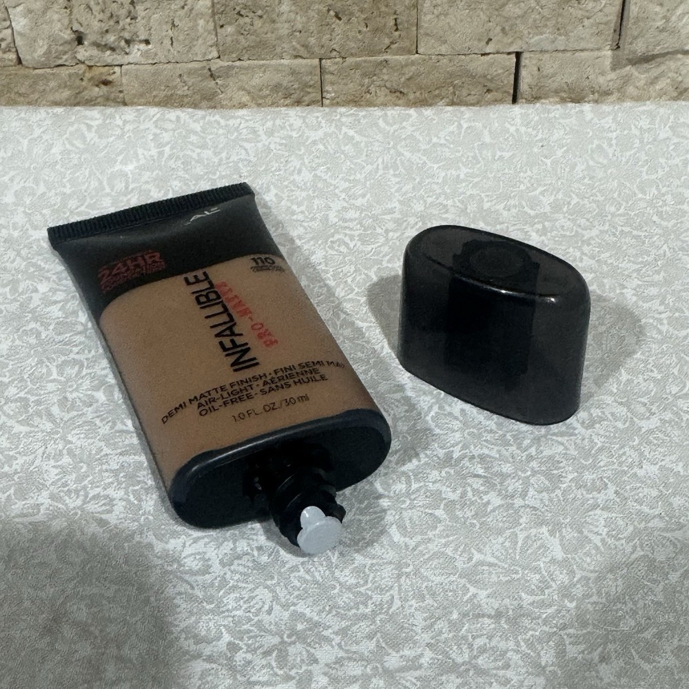 L'Oréal Paris Infallible Pro-Matte Foundation, #110 Crème Cafe 1 Fl Oz Sealed - Picture 3 of 3